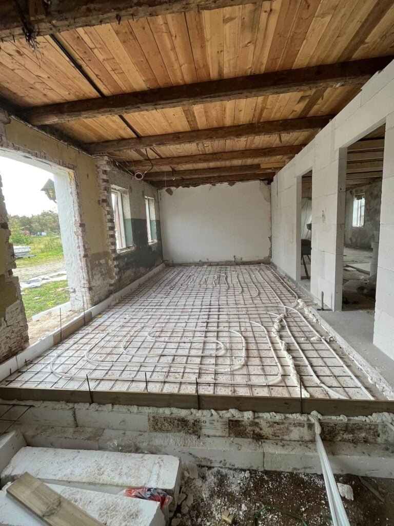 Installation af gulvvarme i renoveringsprojekt med trægulv